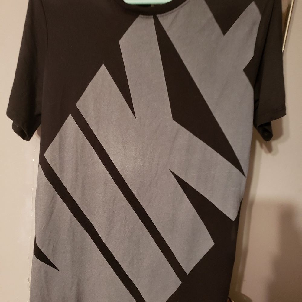 Mens Sm Nike  Dry Fit tee